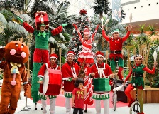 christmas-parade-dxb